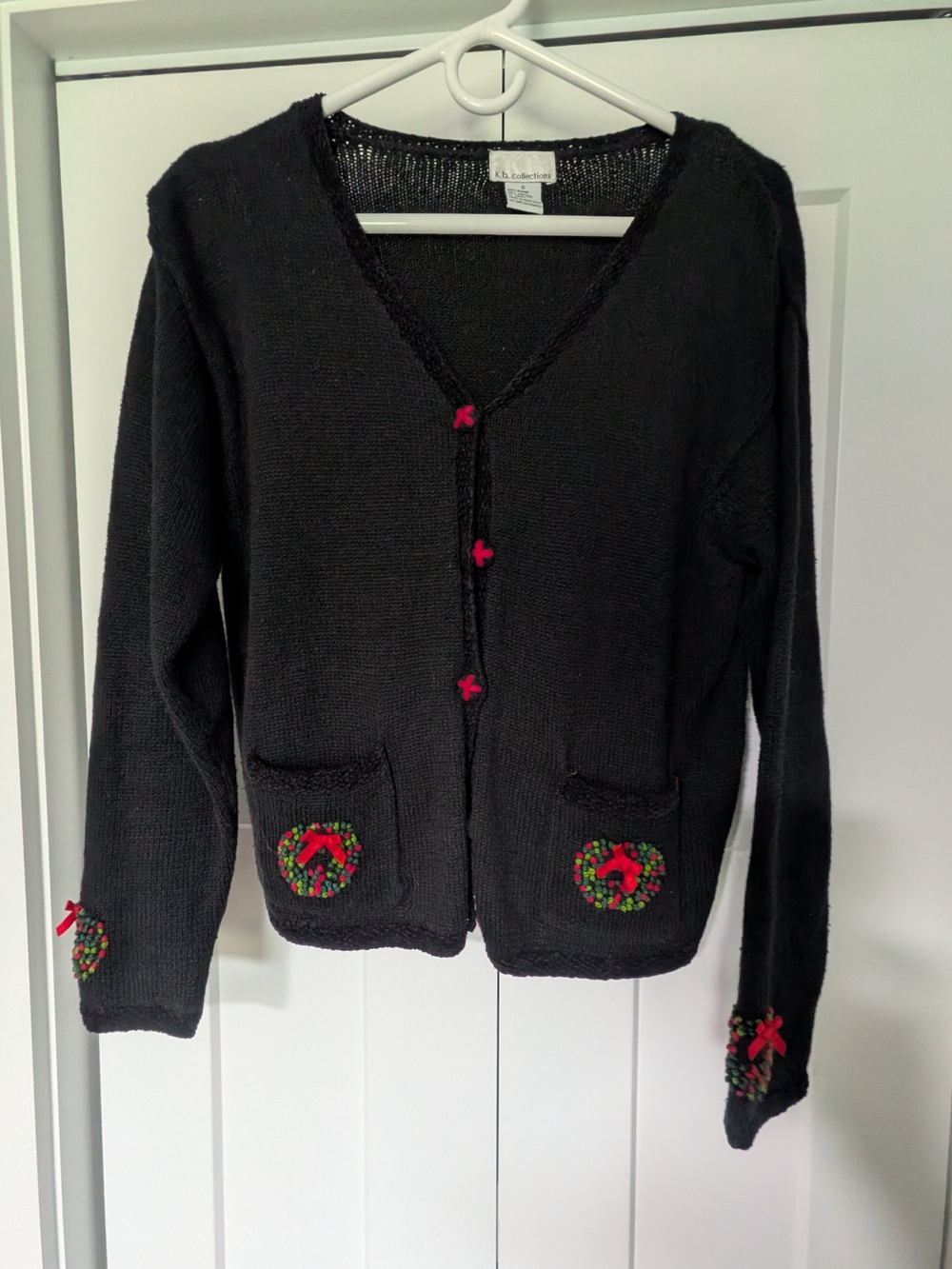 KB Collection Cardigan Black Size S, W Pockets Christmas Wreaths Vintage